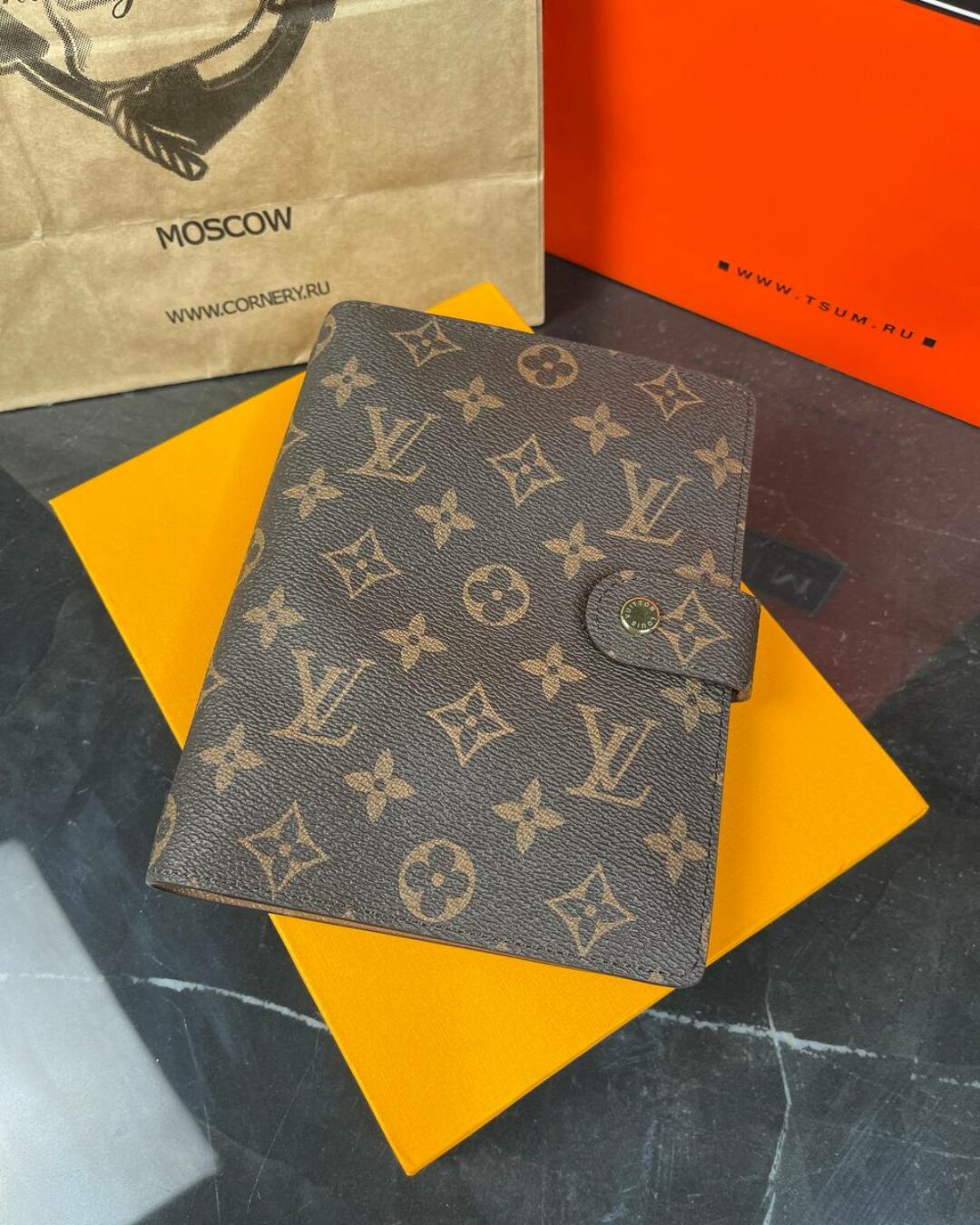 Ежедневник Louis Vuitton