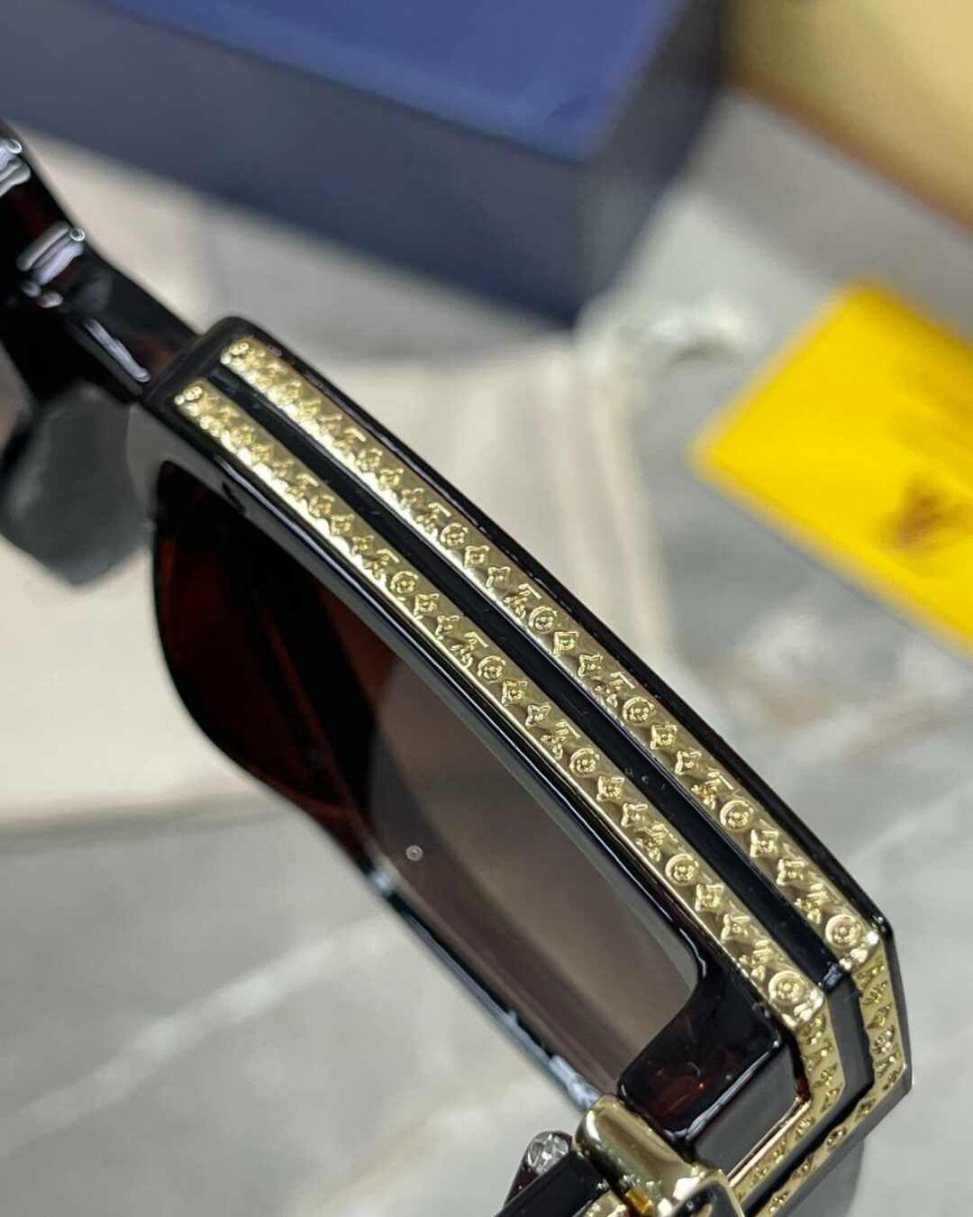 Очки Louis Vuitton