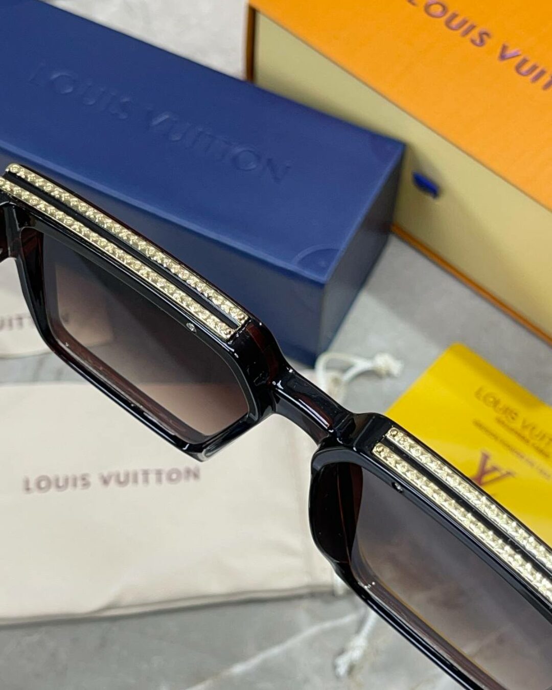 Очки Louis Vuitton