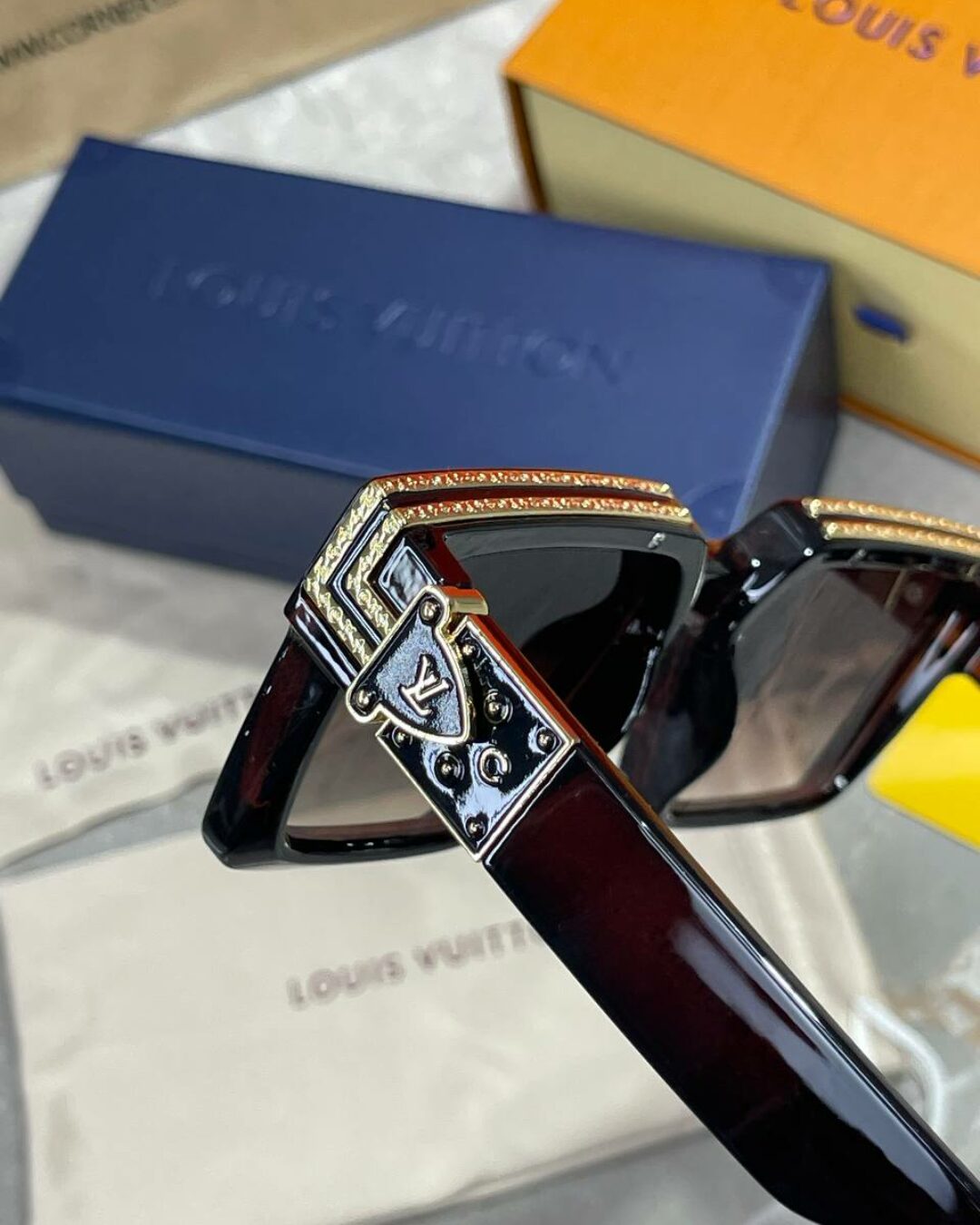 Очки Louis Vuitton