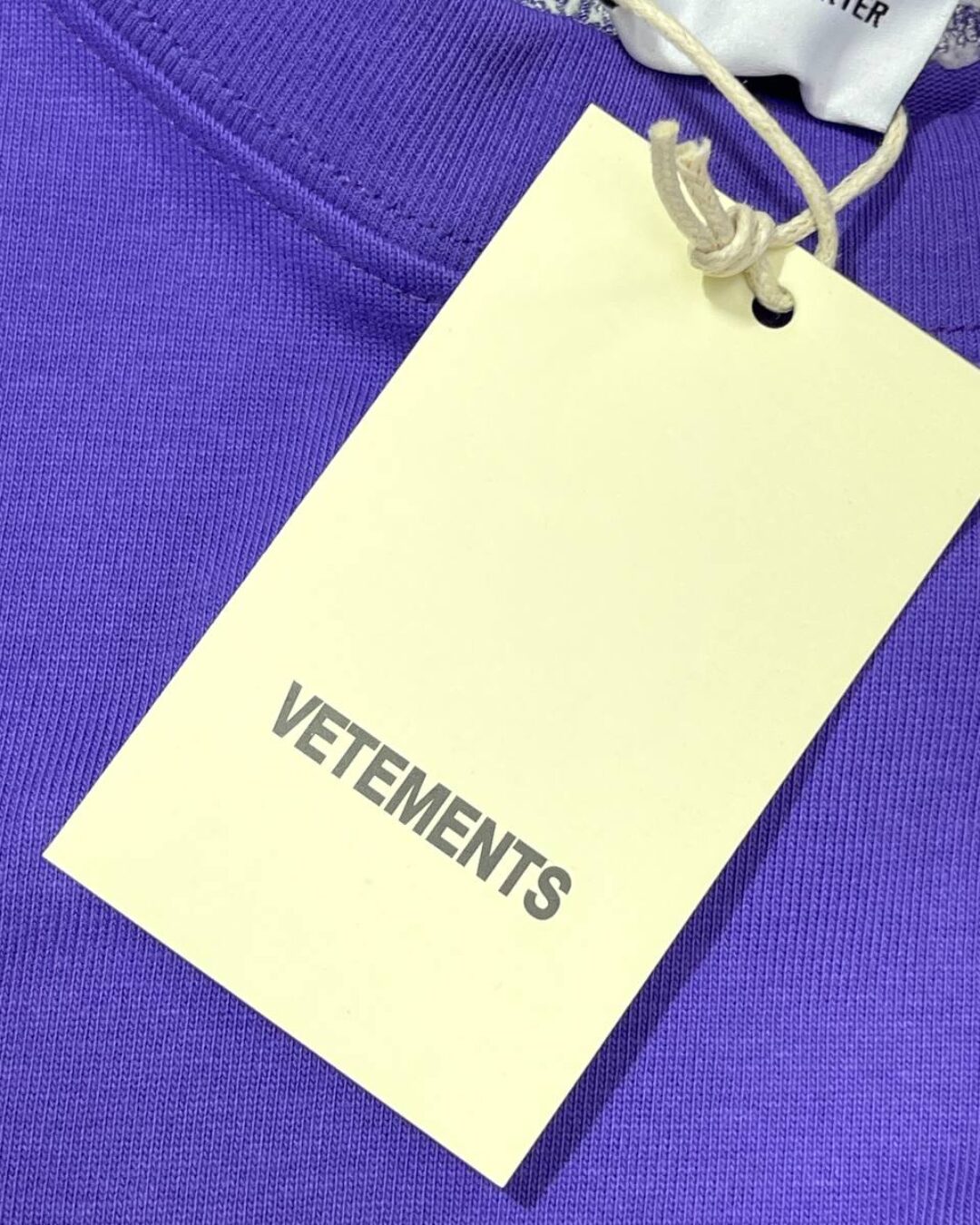 Футболка Vetements Fluffy Logo — фото 5