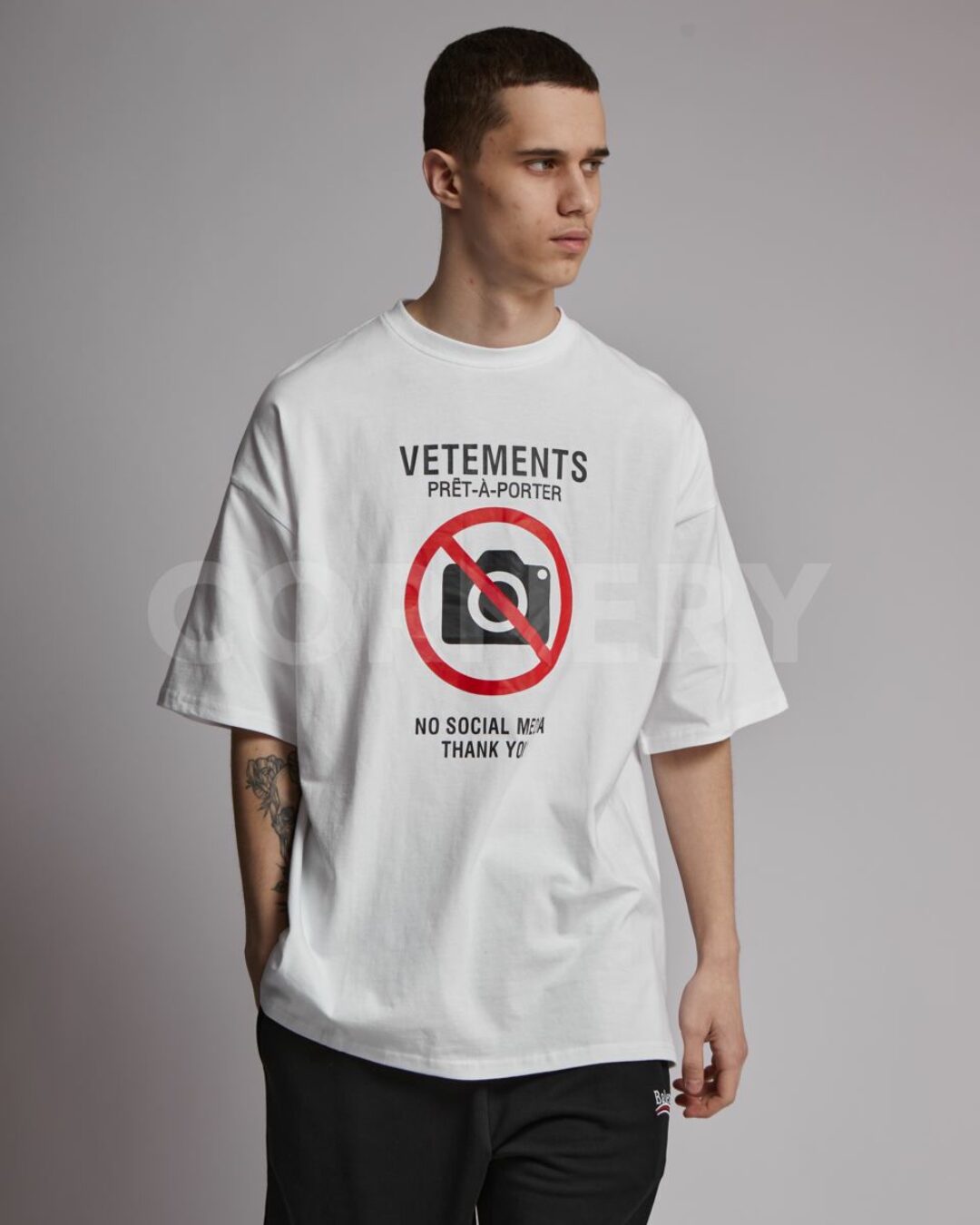 Футболка Vetements