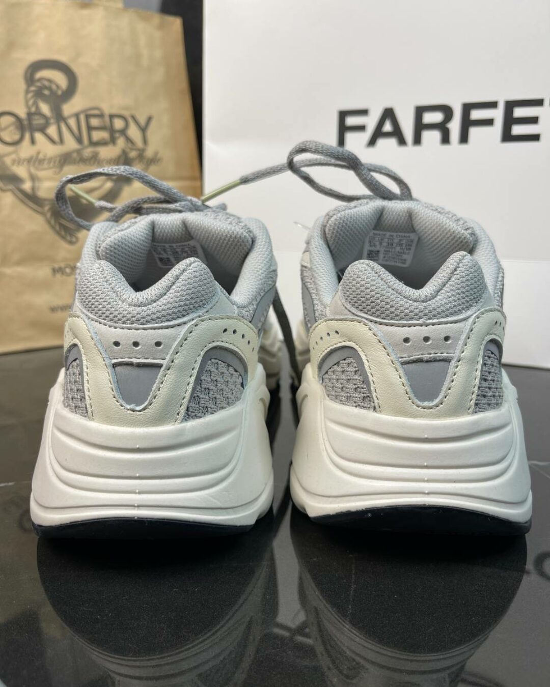 Yeezy 700 Static