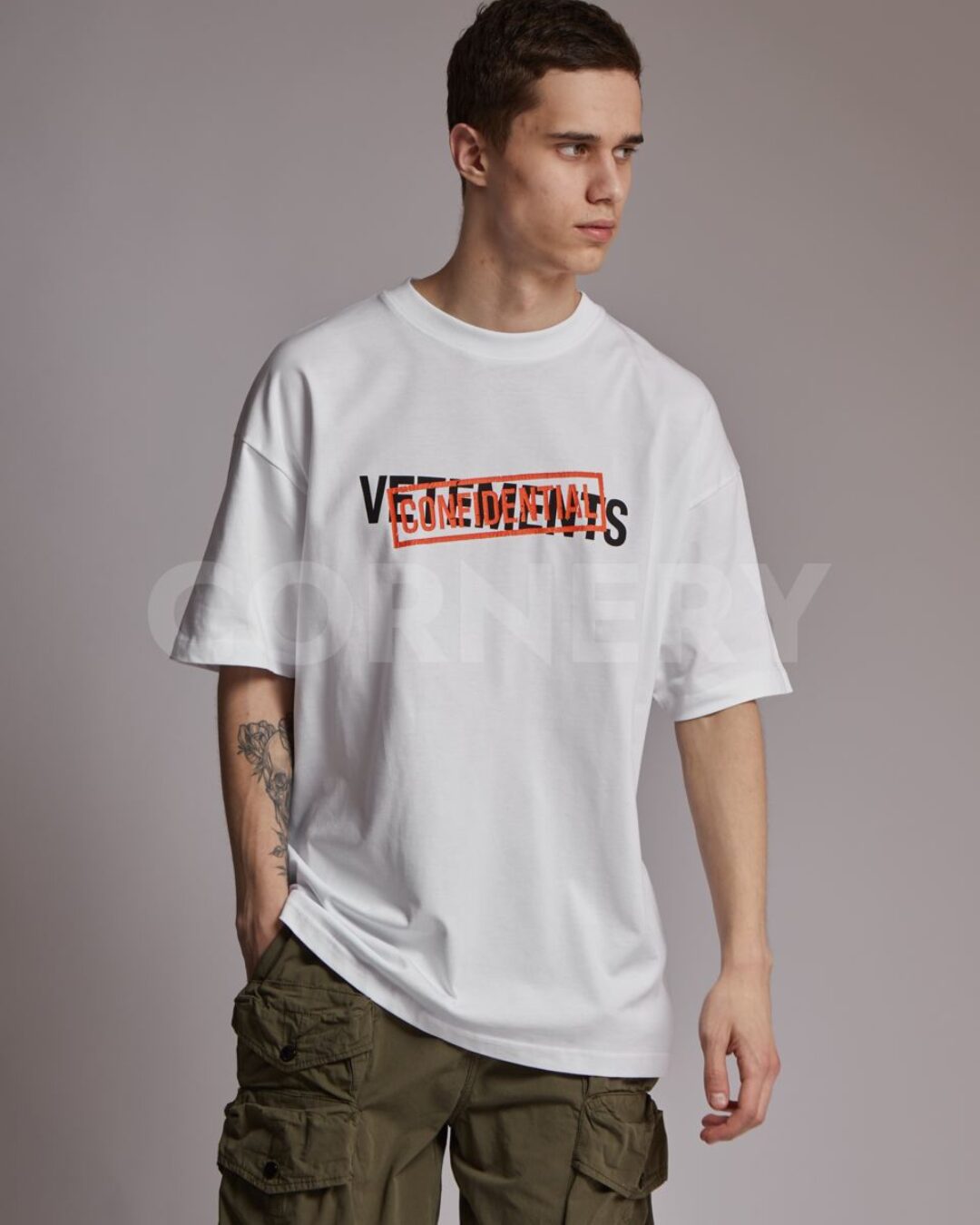 Футболка Vetements Confidential