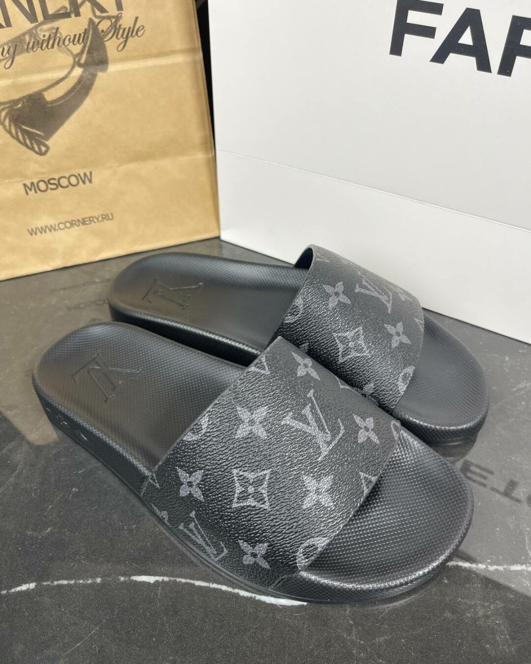 Тапки Louis Vuitton