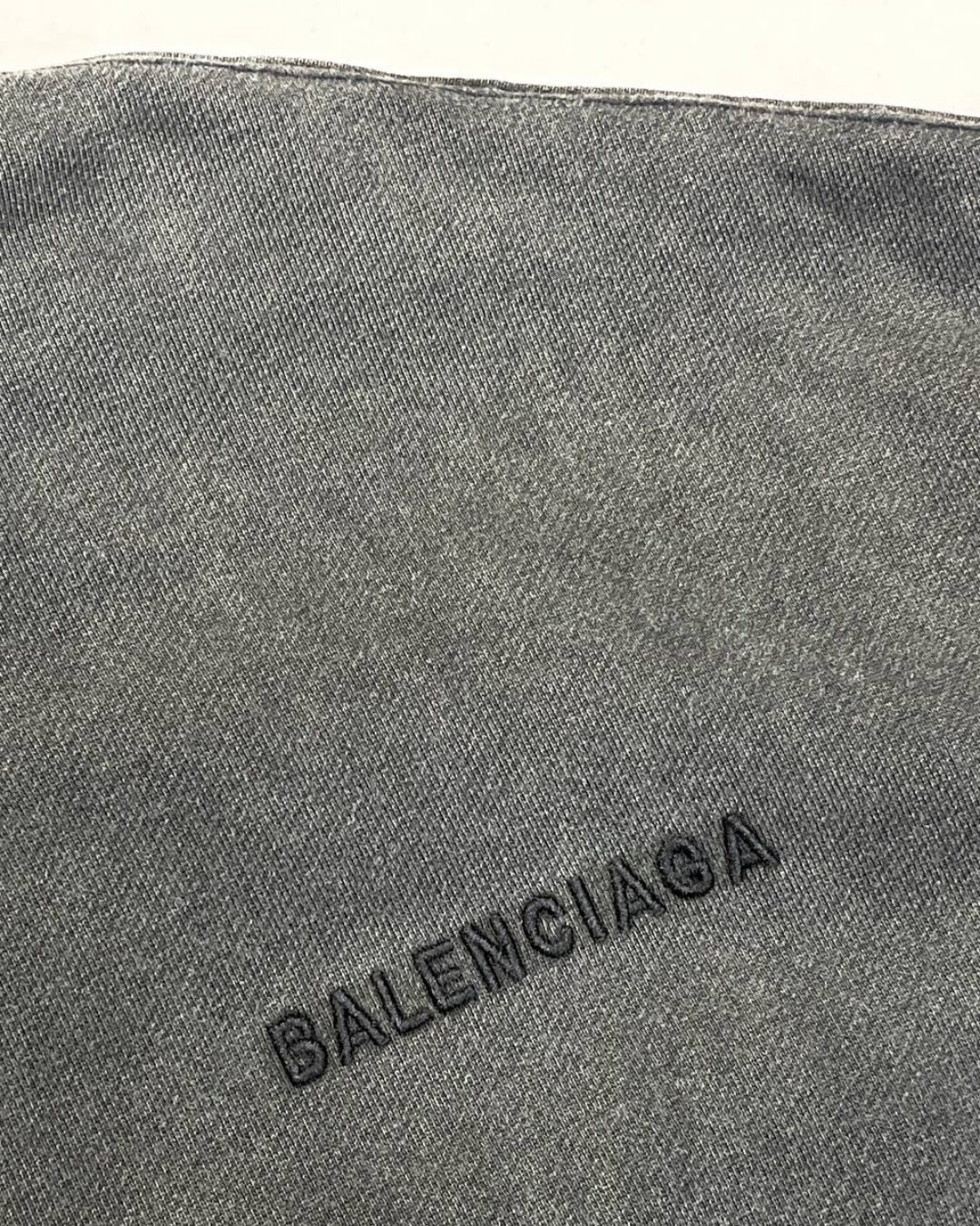 Кофта Balenciaga — фото 7