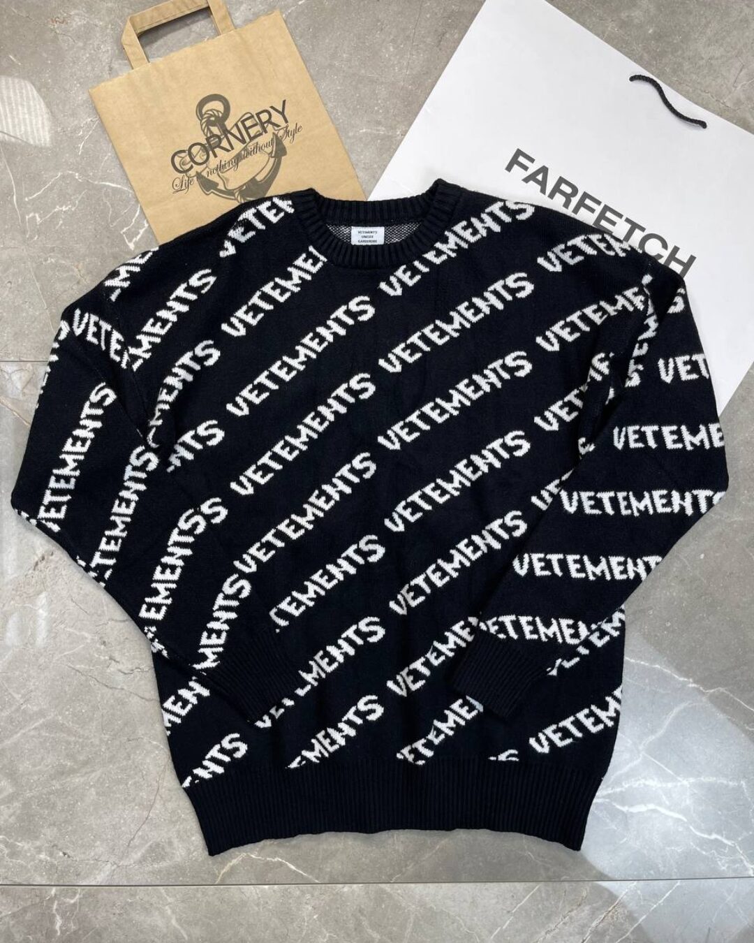 Свитер Vetements