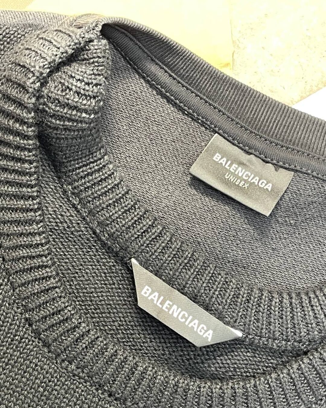 Свитер Balenciaga — фото 8