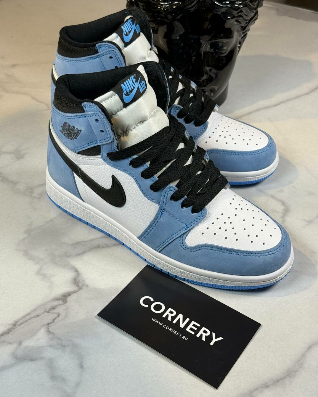 Кроссовки Jordan 1 Retro High White University Blue Black