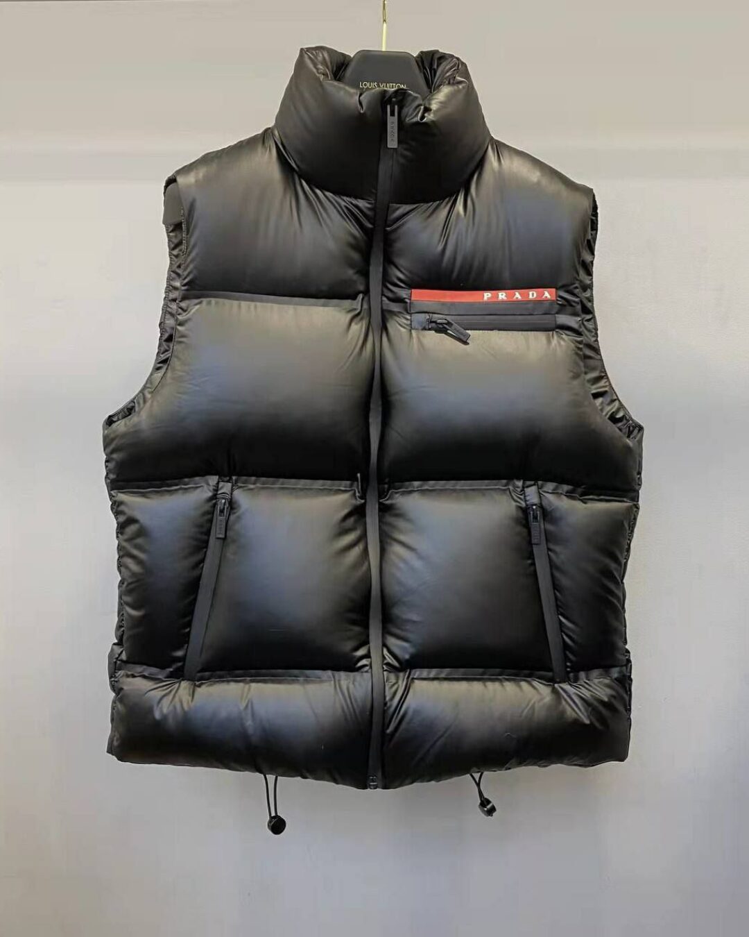 Жилет Prada