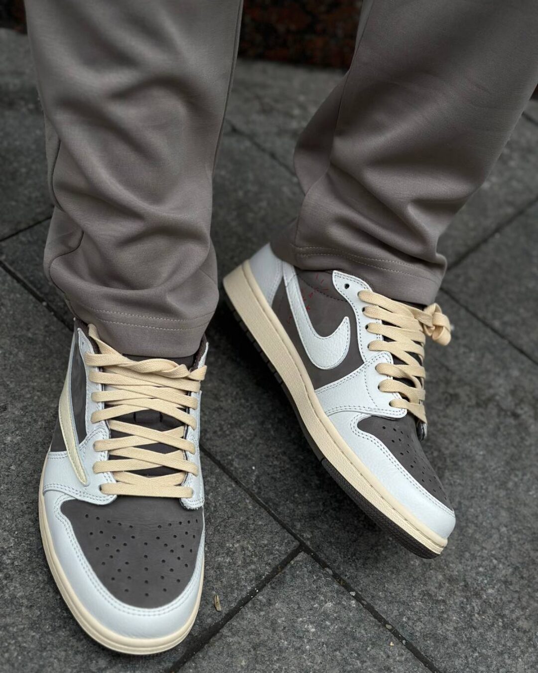 Кеды Travis Scott x Air Jordan 1 Reverse Mocha