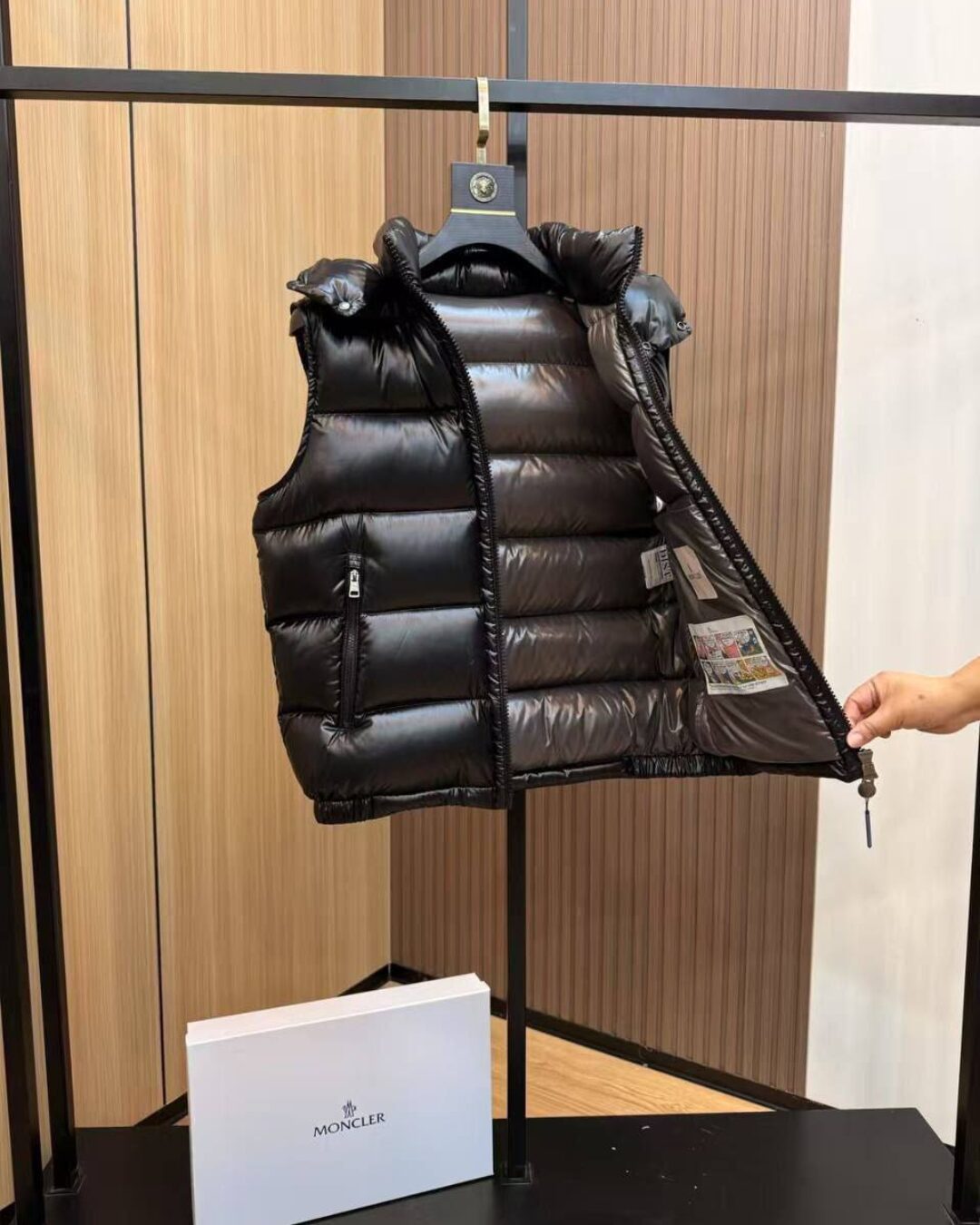 Жилет Moncler