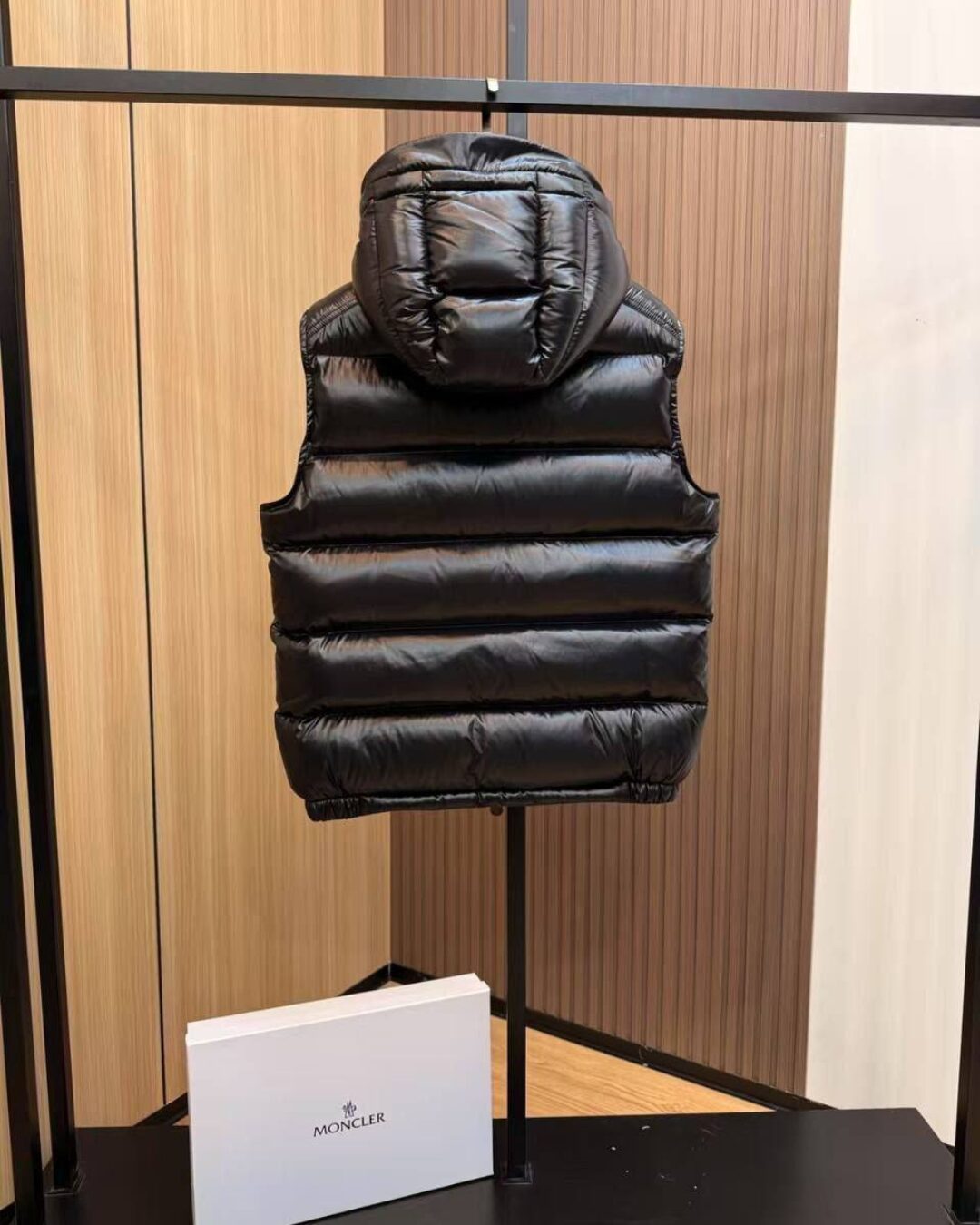 Жилет Moncler