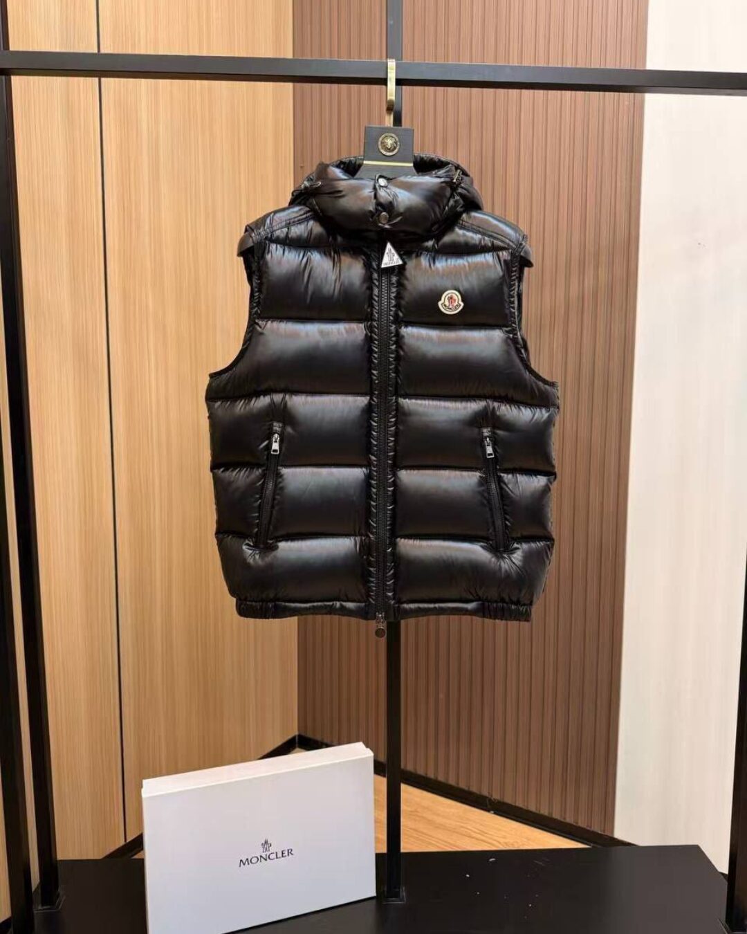 Жилет Moncler