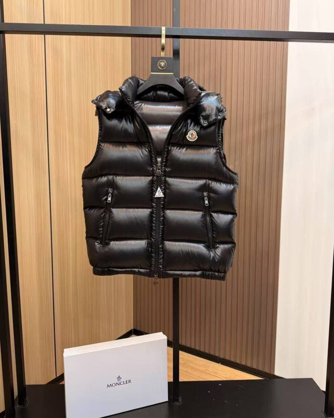Жилет Moncler