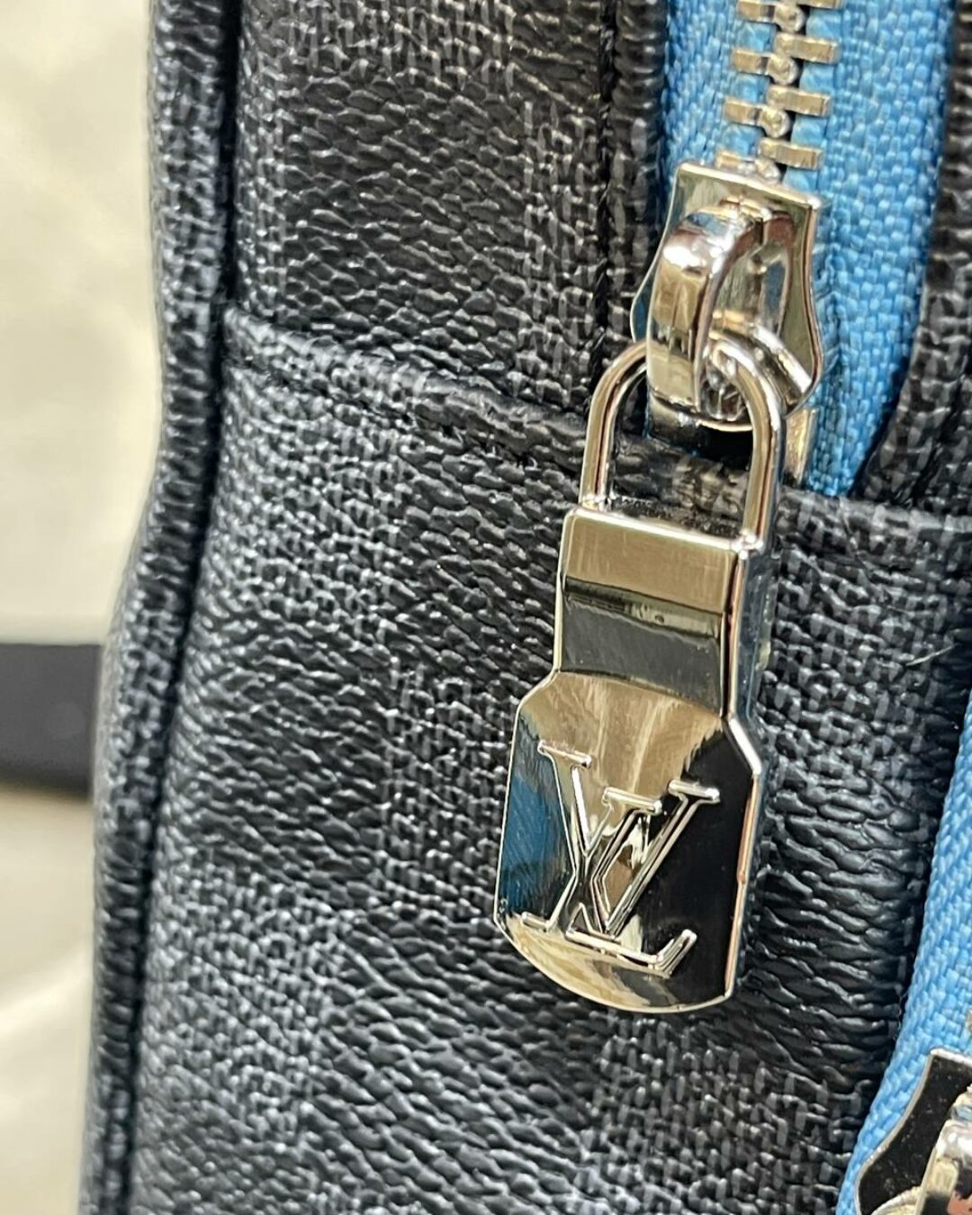 Сумка Louis Vuitton Avenue