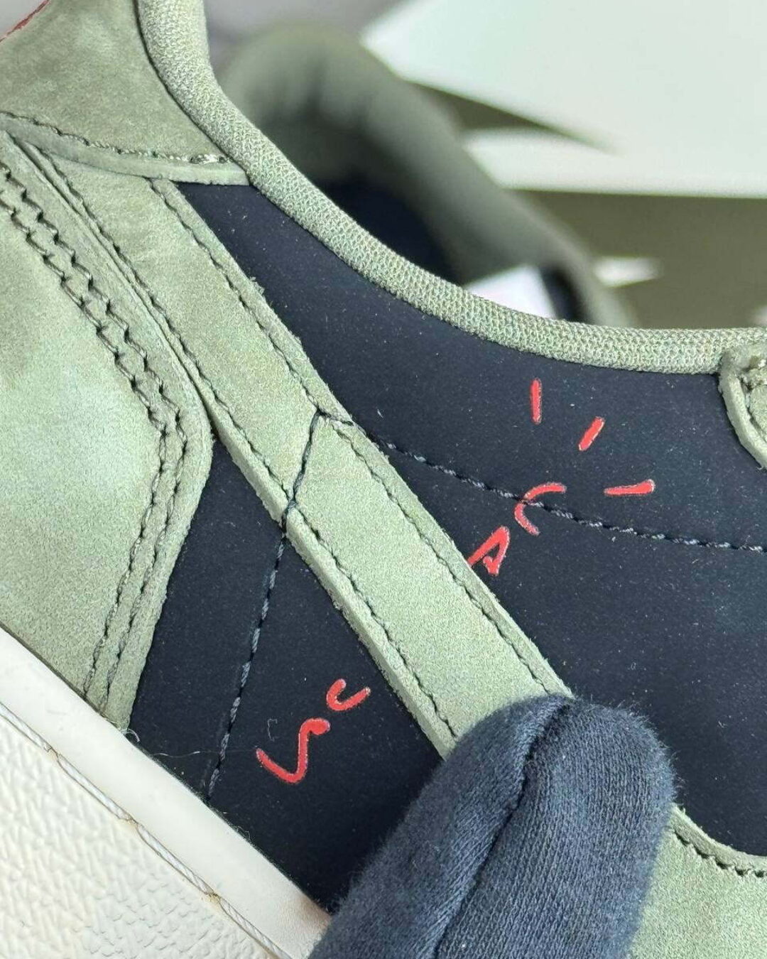 Кеды Travis Scott x Air Jordan 1 Black Olive