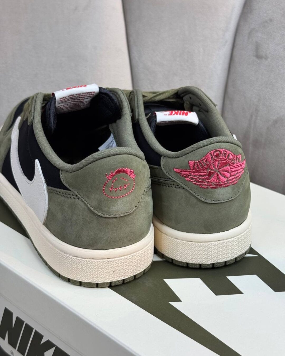 Кеды Travis Scott x Air Jordan 1 Black Olive