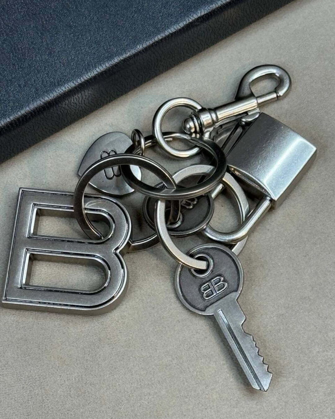 Брелок Balenciaga