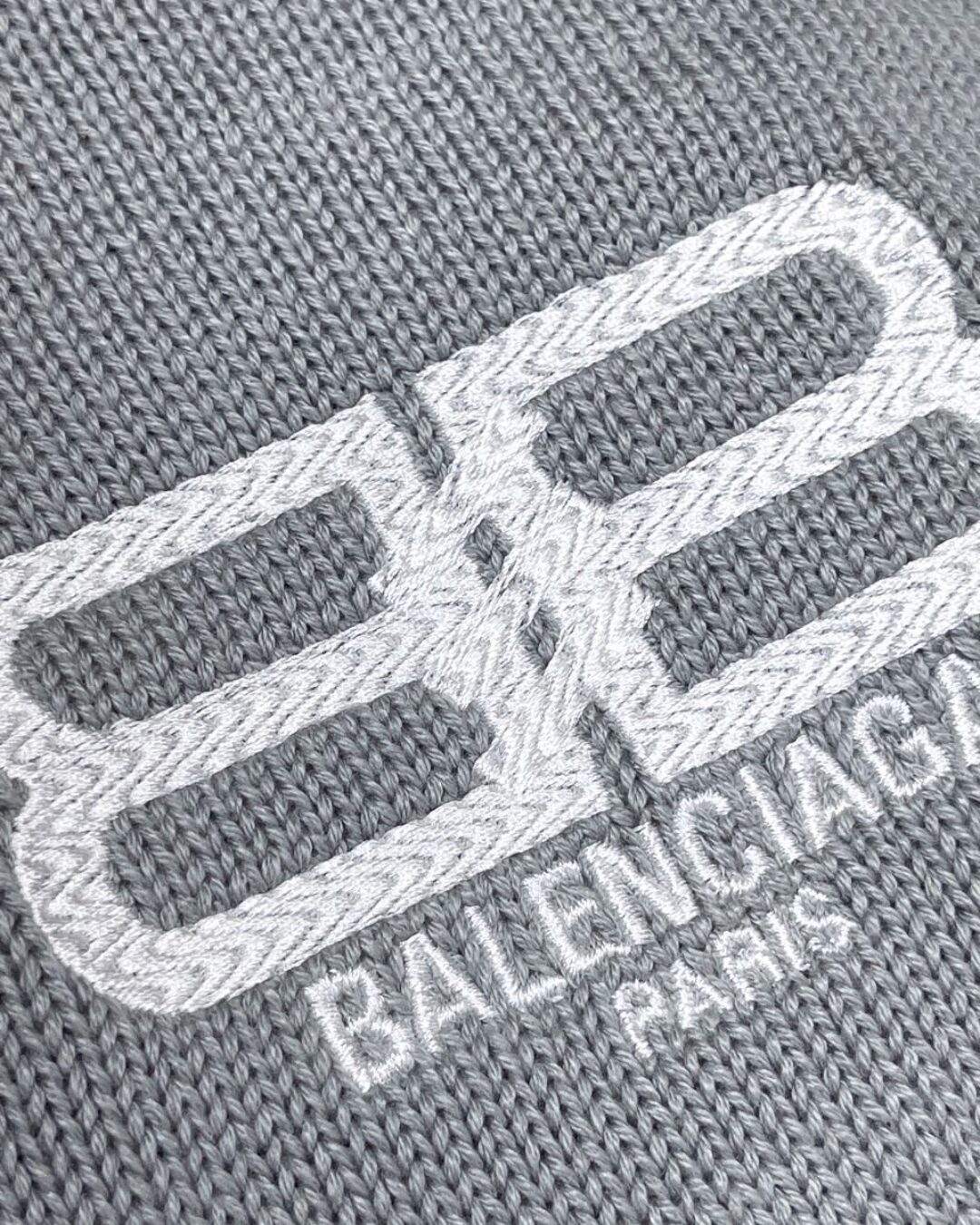 Свитер Balenciaga — фото 4