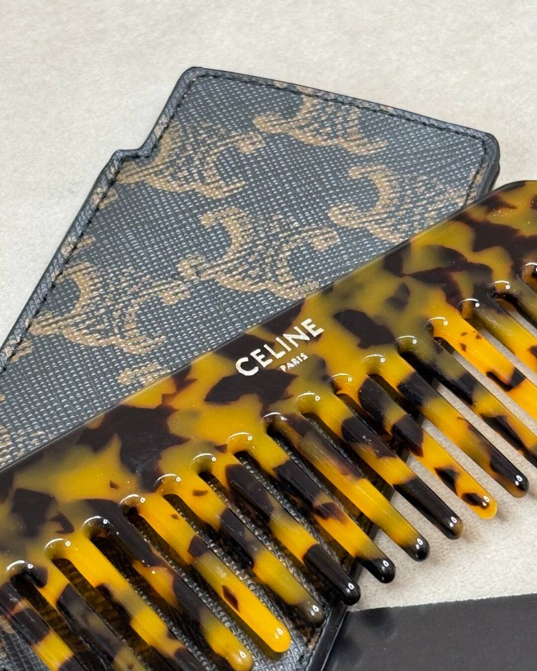 Расческа Celine