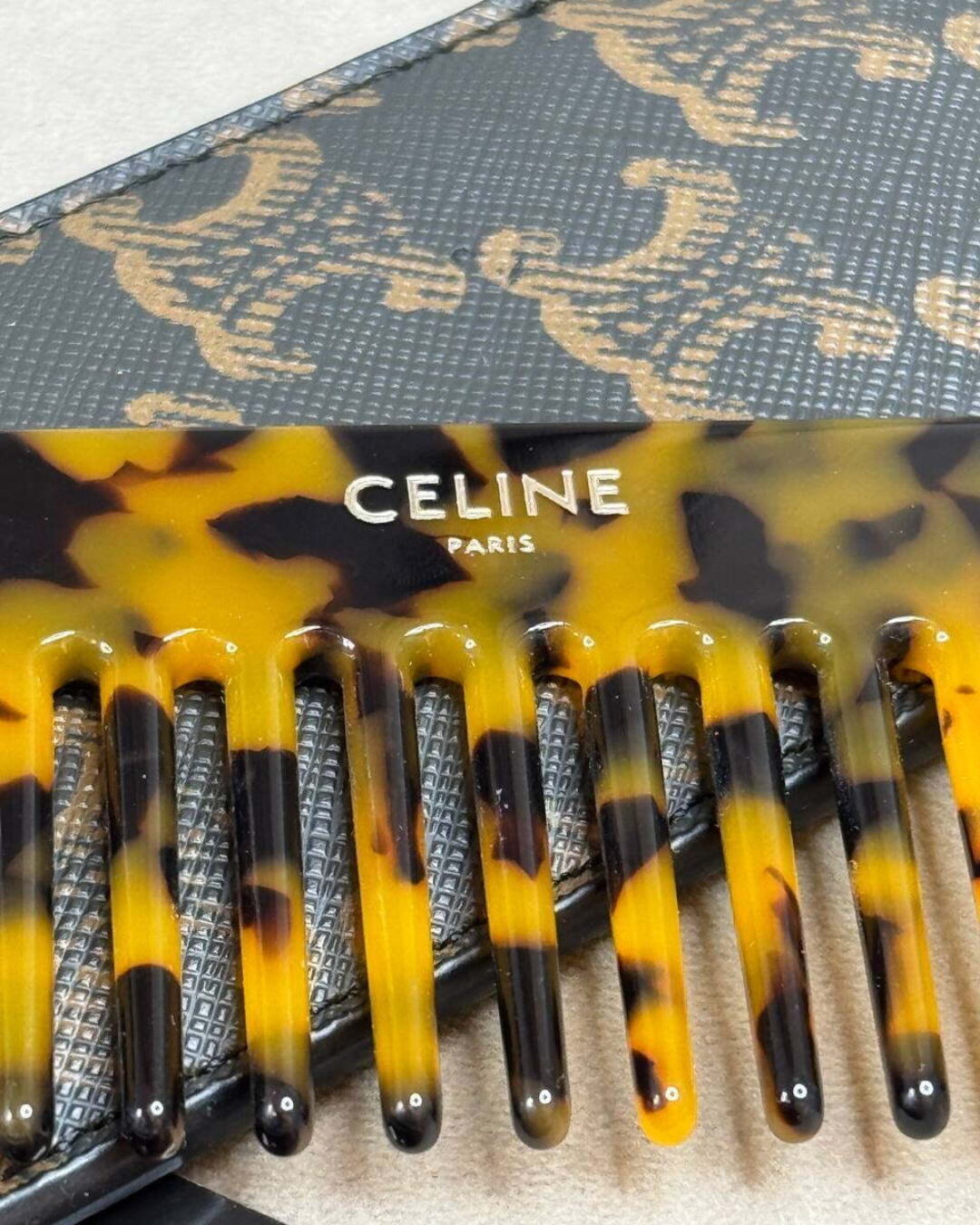 Расческа Celine