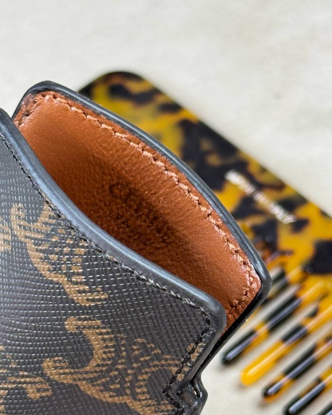 Расческа Celine