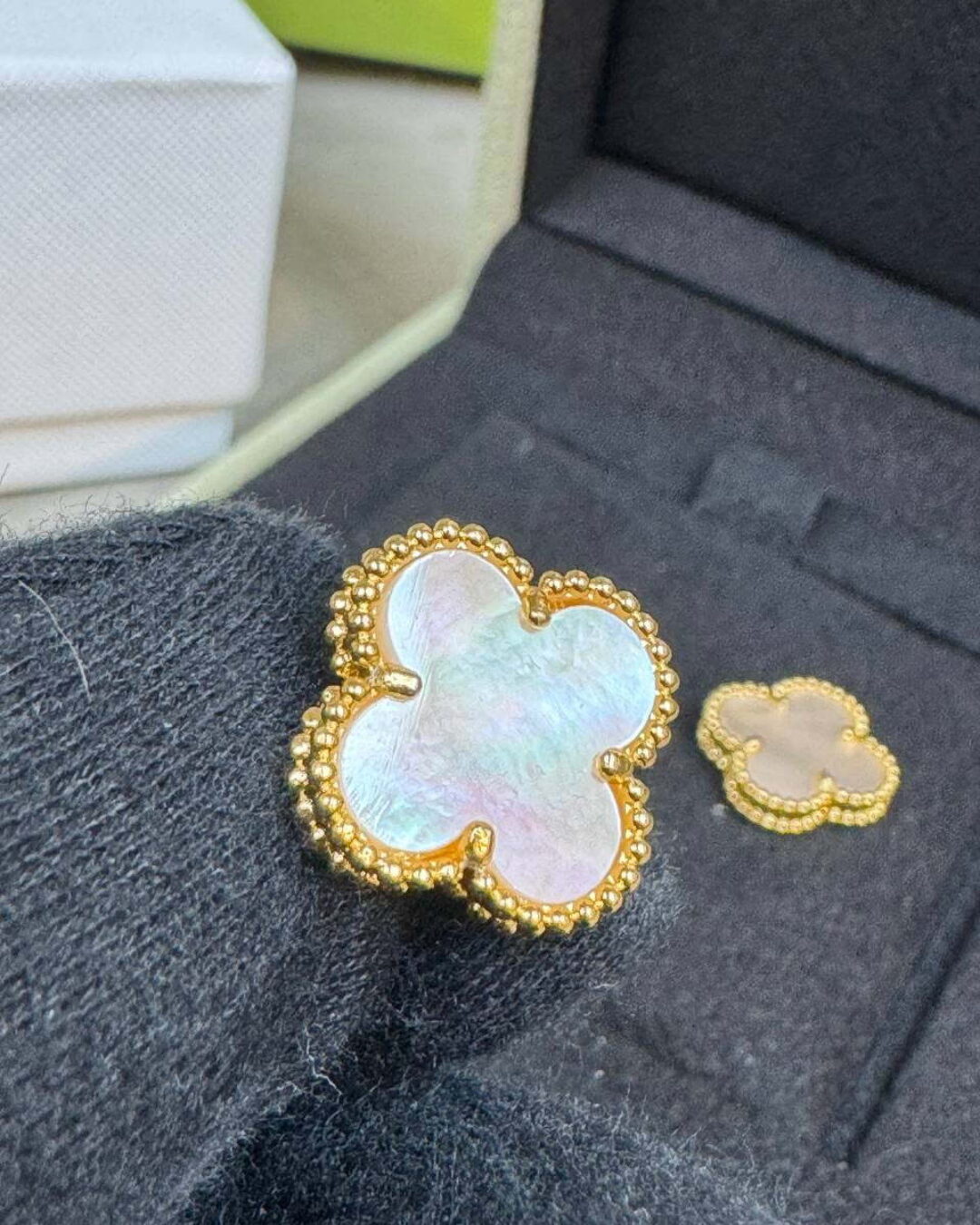 Серьги Van Cleef & Arpels Vintage Alhambra (Rose gold/White)