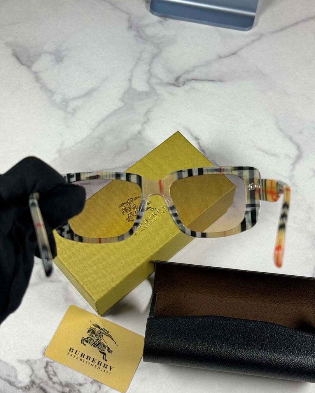 Очки Burberry