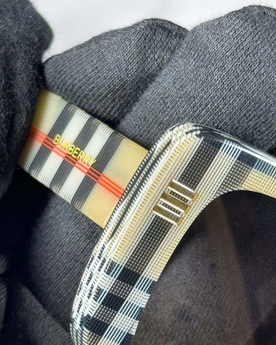 Очки Burberry