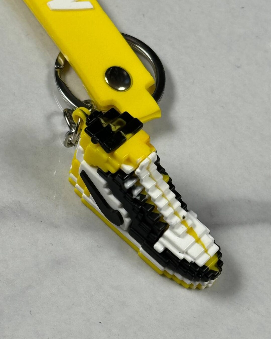 Брелок Cornery