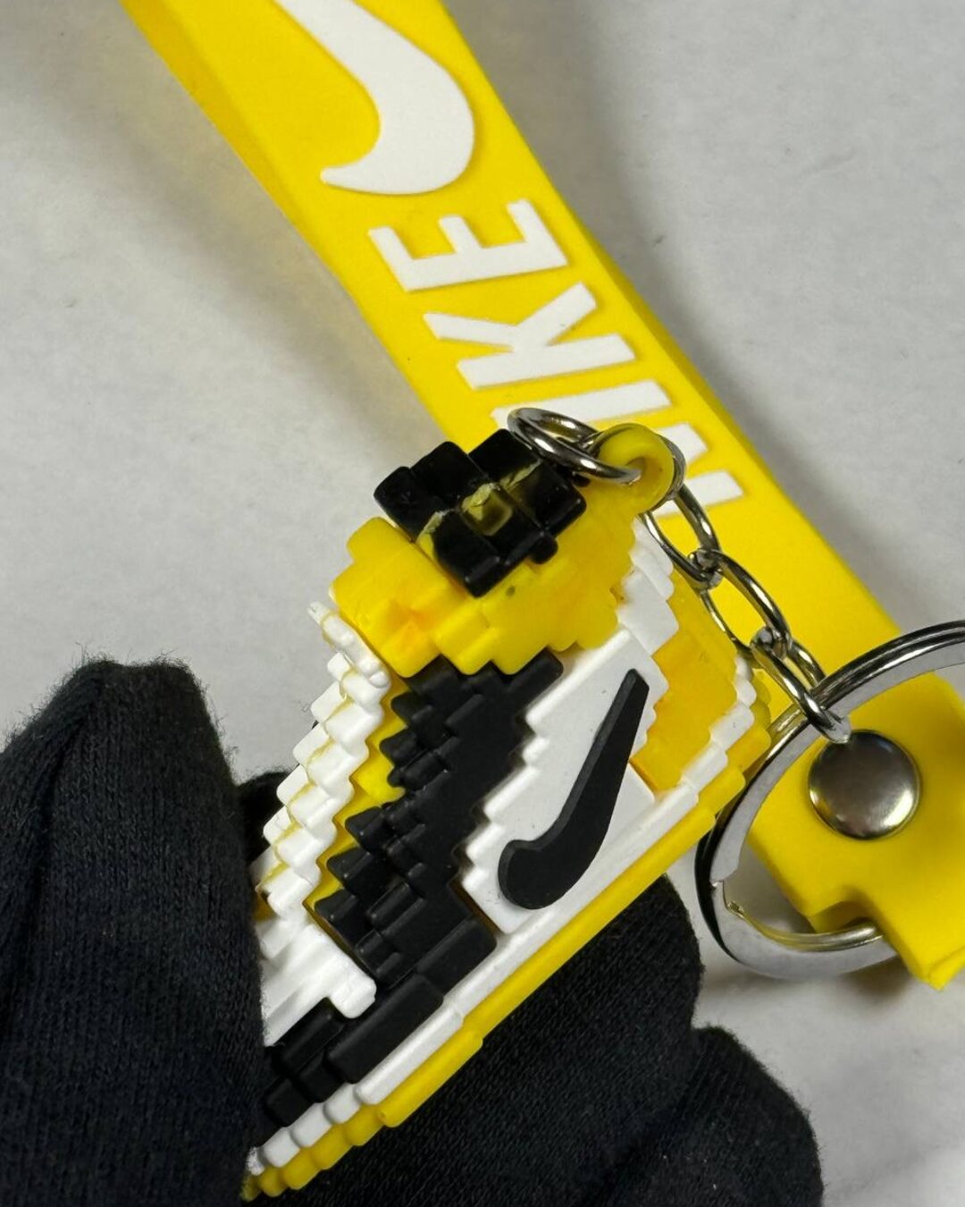 Брелок Cornery