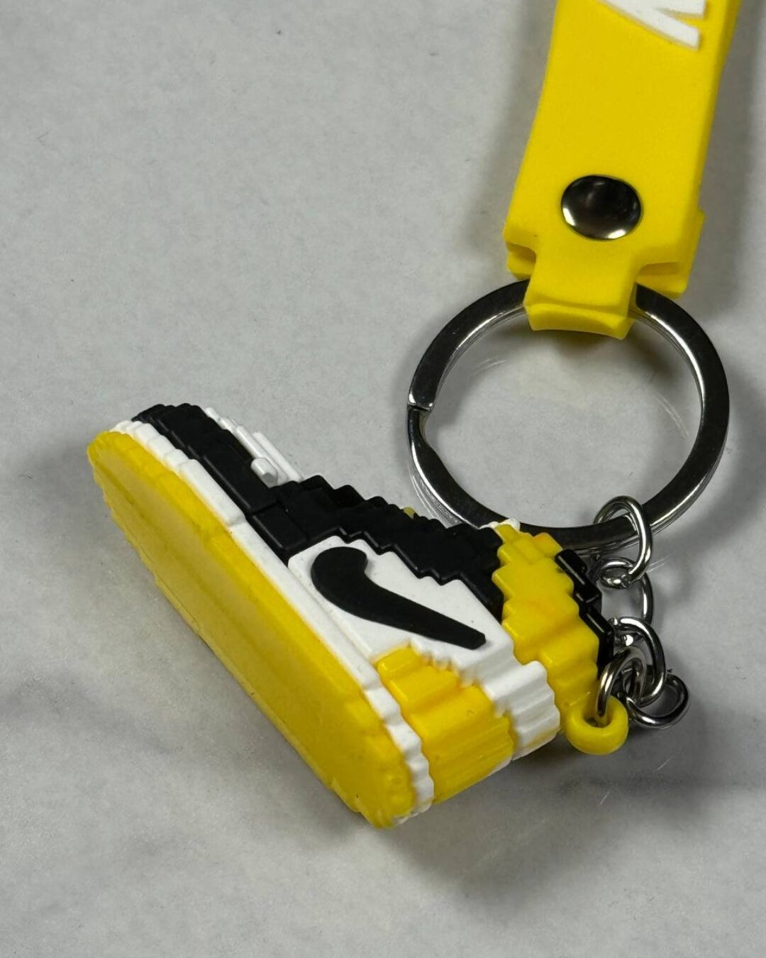 Брелок Cornery