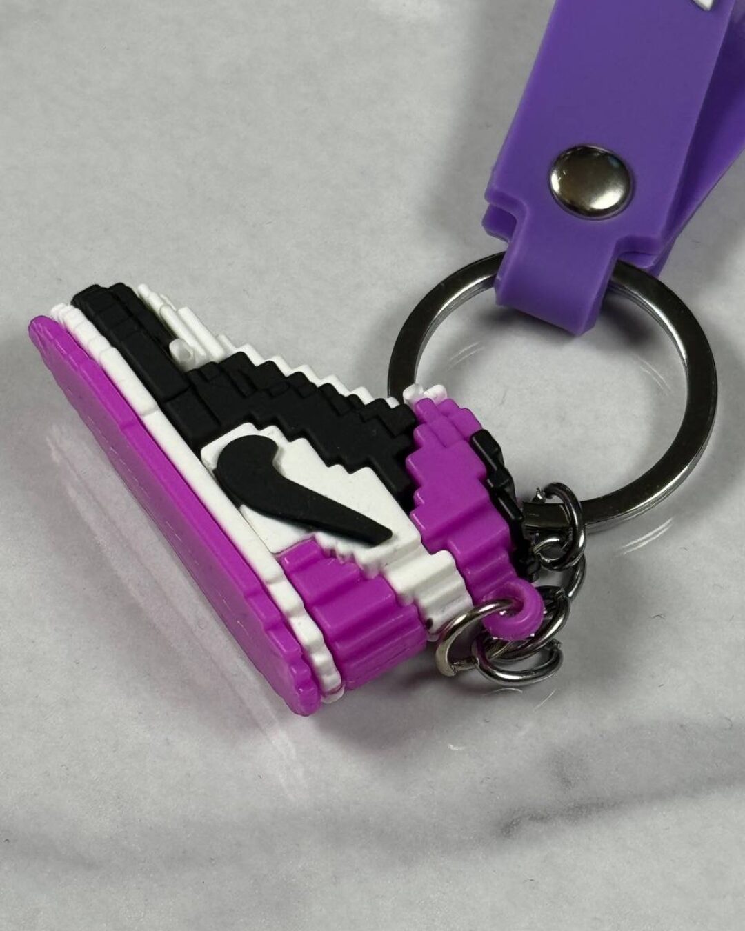 Брелок Cornery