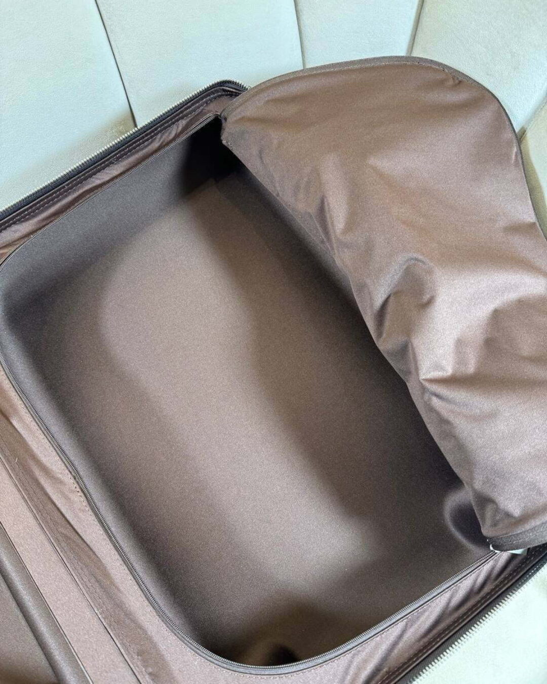 Чемодан Louis Vuitton