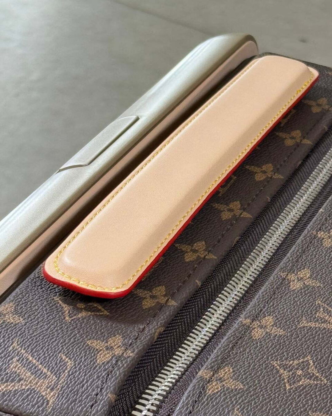 Чемодан Louis Vuitton