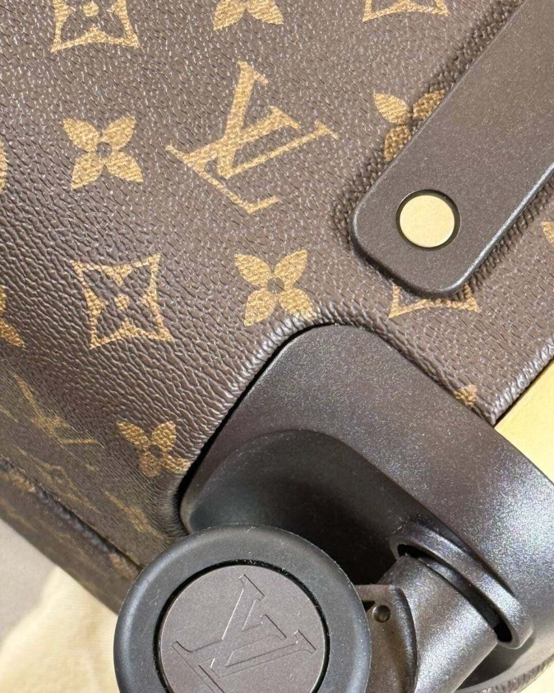 Чемодан Louis Vuitton