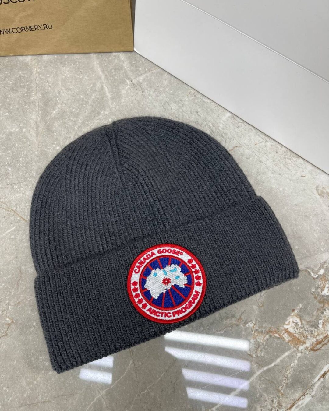 Шапка Canada Goose