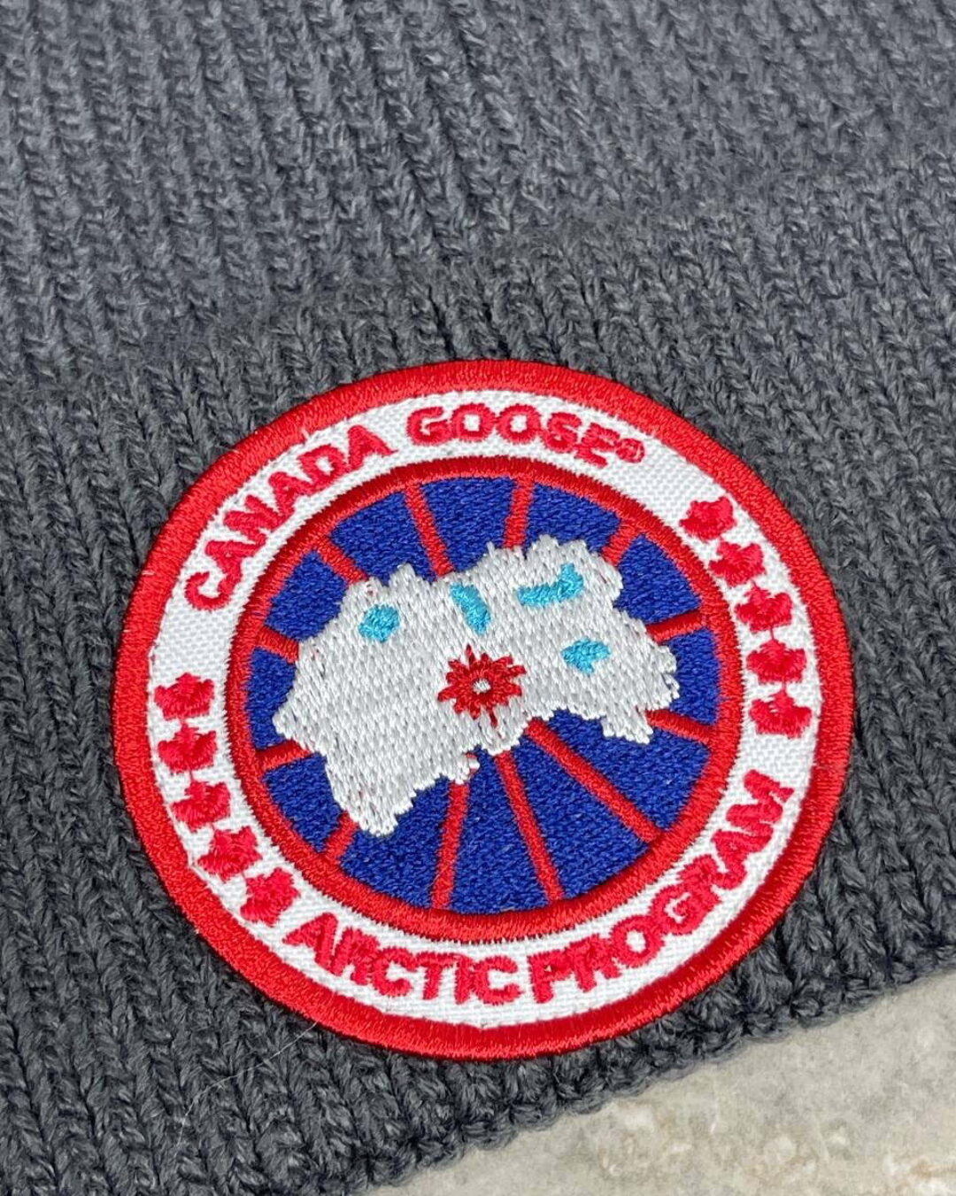 Шапка Canada Goose — фото 2