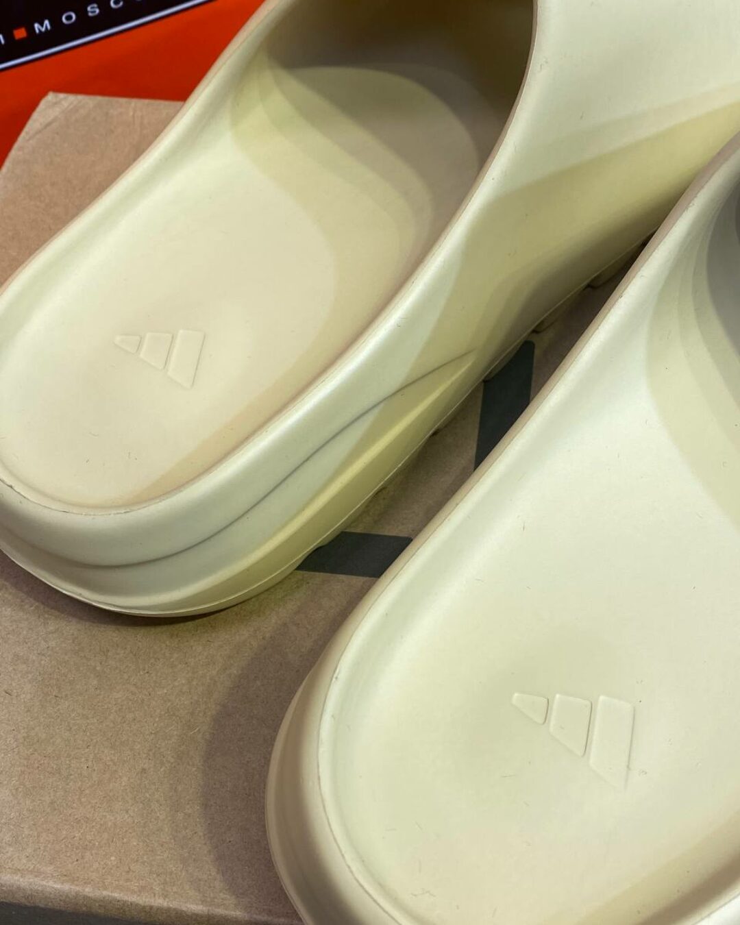 Yeezy Slide Desert Sage