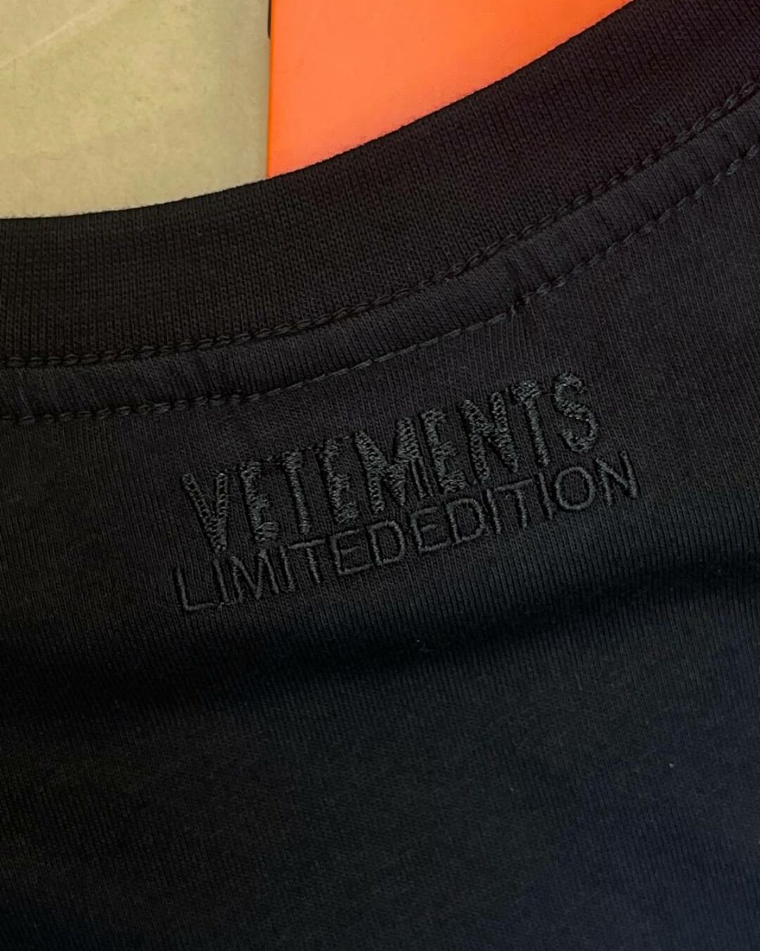 Футболка Vetements