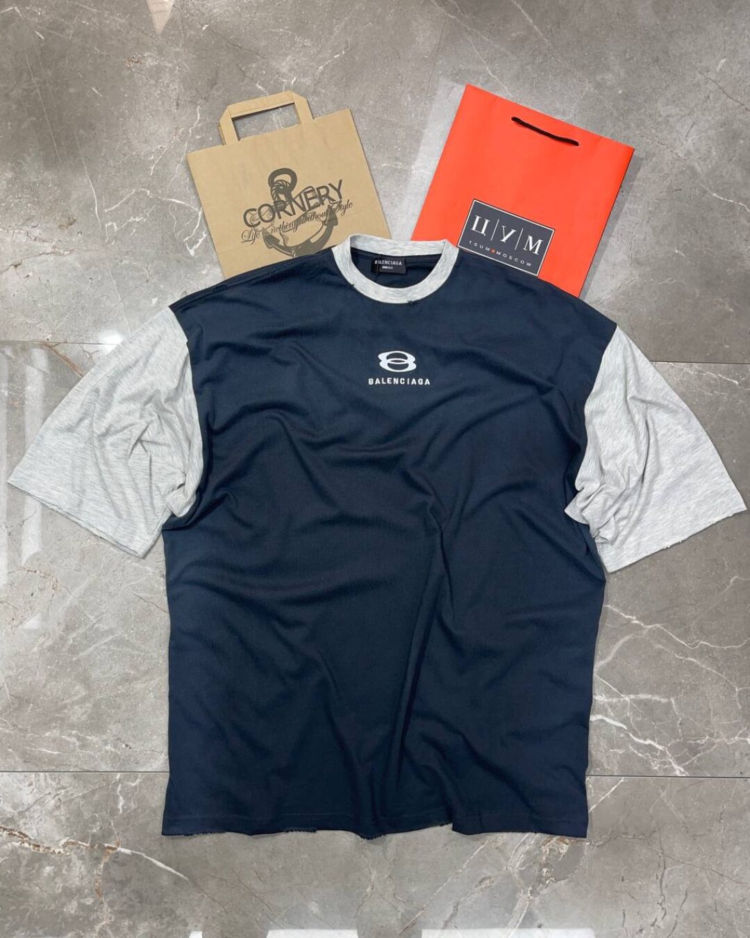 Футболка Balenciaga