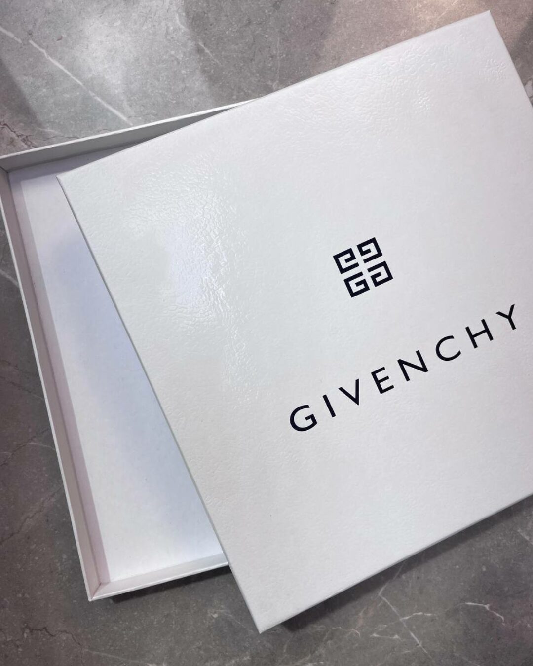 Коробка Givenchy