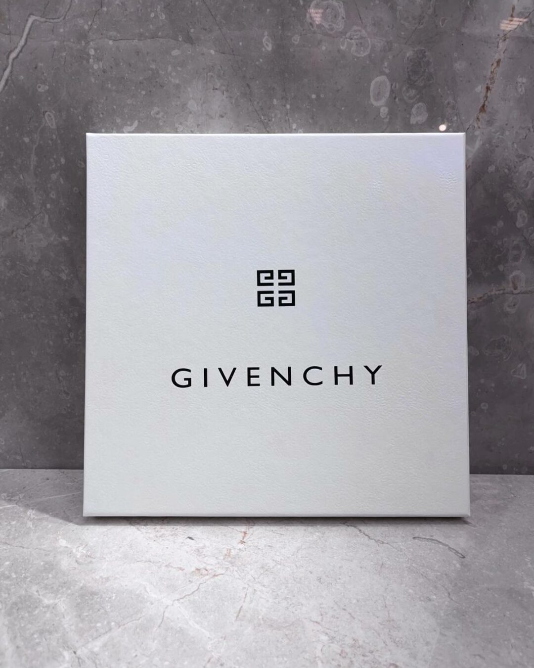 Коробка Givenchy