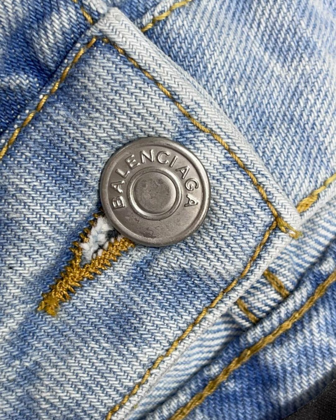 Джинсы Balenciaga
