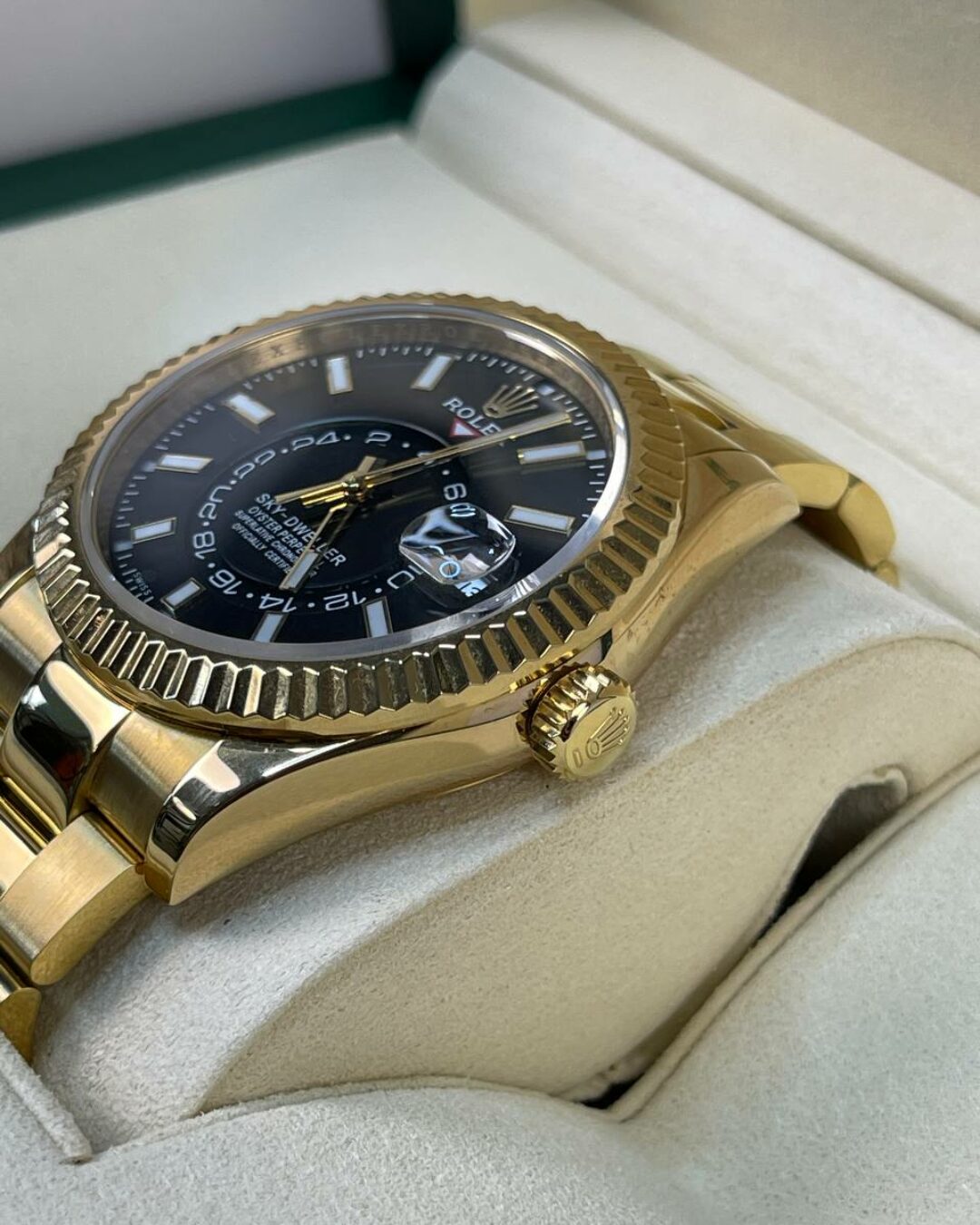 Часы Rolex Sky-Dweller