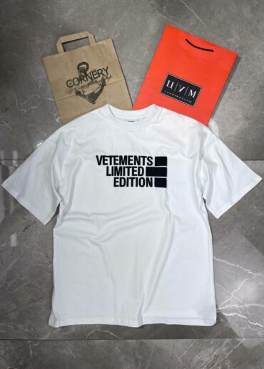 Футболка Vetements