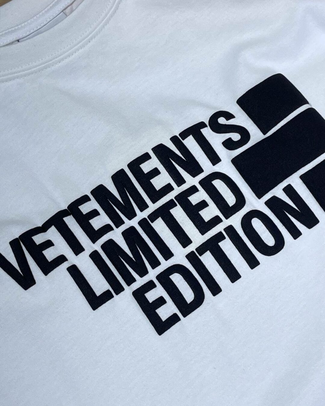 Футболка Vetements