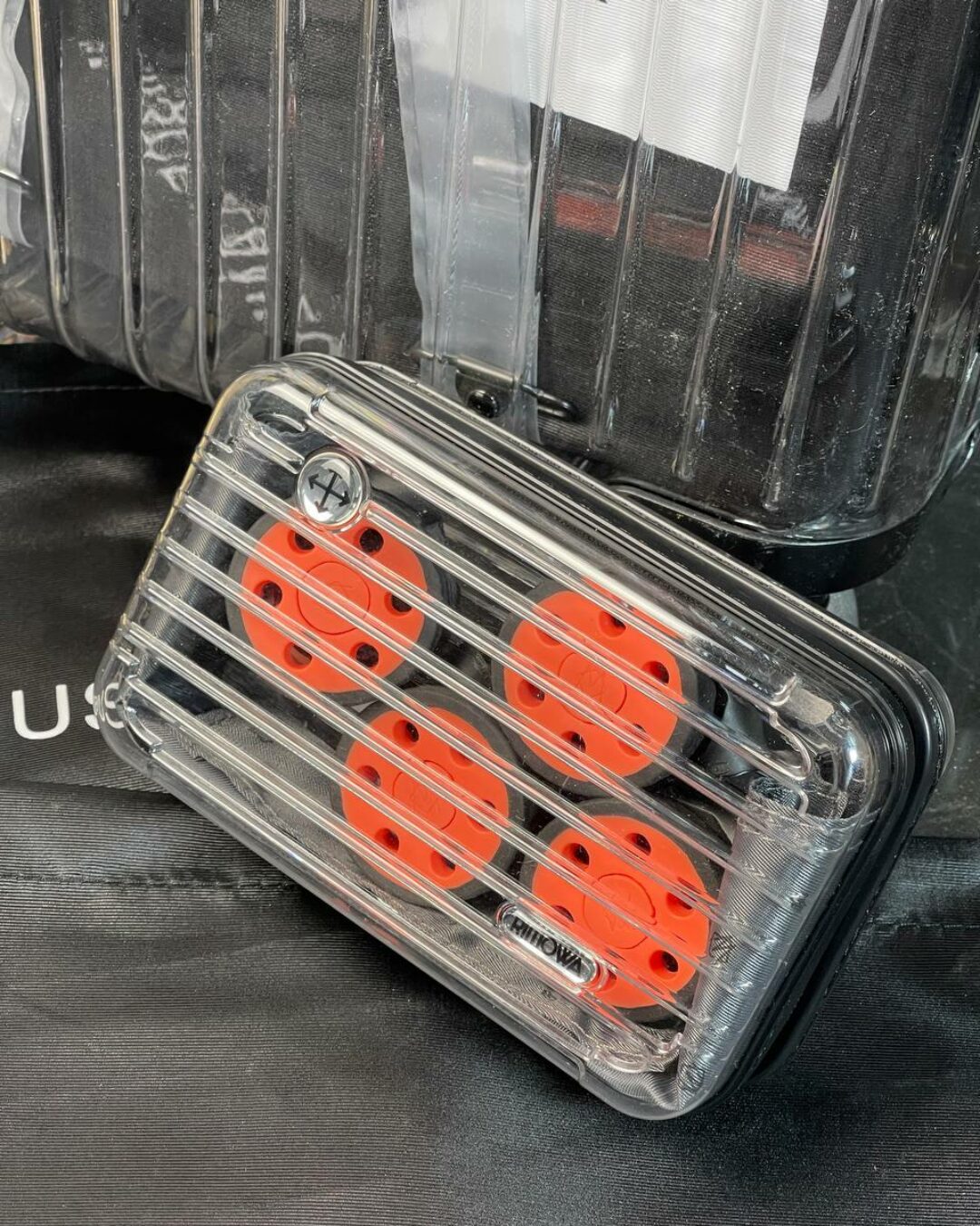 Чемодан Off-White