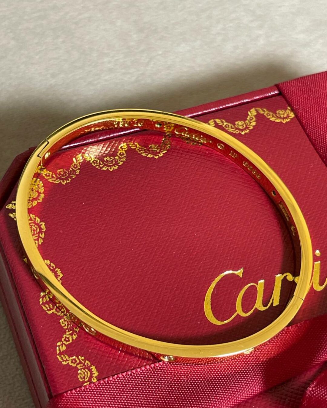 Браслет Cartier Love (тонкий, камни)